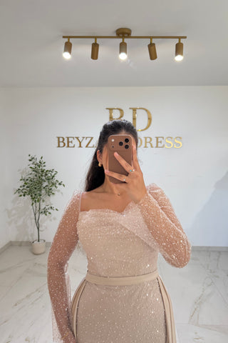 Princess dress beige